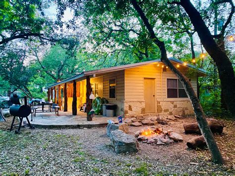 frio country resort cabins|frio river cabins with access.